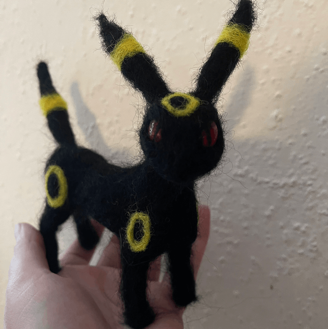 Umbreon naaldvilt figuur