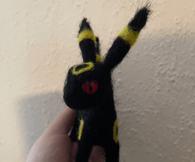 Umbreon naaldvilt figuur